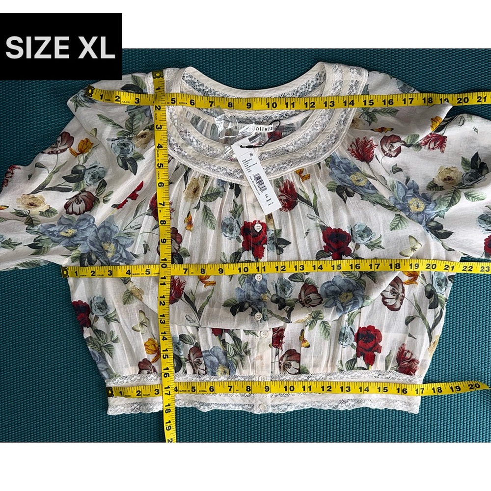 Alice + Olivia Cherelle Floral Button Down Blouse Top - Picture 9 of 12